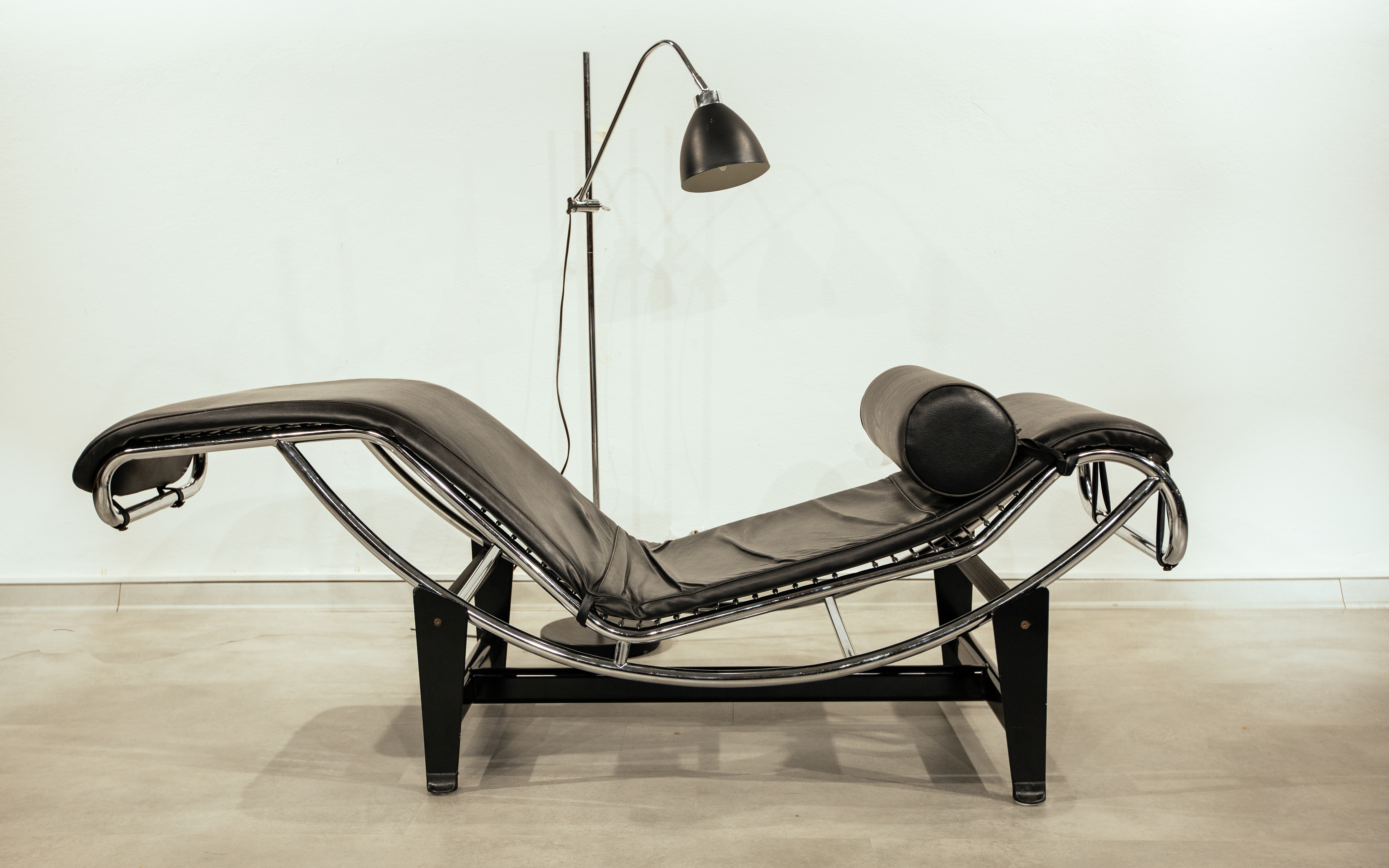 Le Corbusier tasarımı 'LC4' Chaise Lounge 'replika'